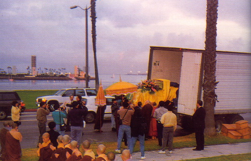 �ŤƦѩM�|�l������M�� - �Ӥ����EIn Memory of the Venerable Master Hsuan Huan - Photographs