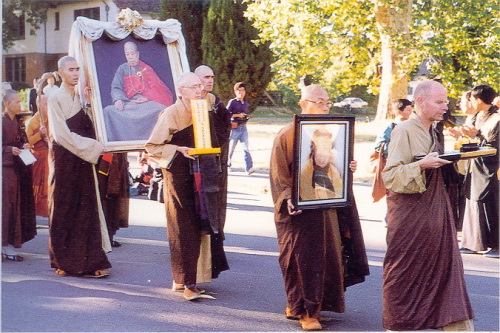 �ŤƦѩM�|�l������M�� - �Ӥ����EIn Memory of the Venerable Master Hsuan Huan - Photographs