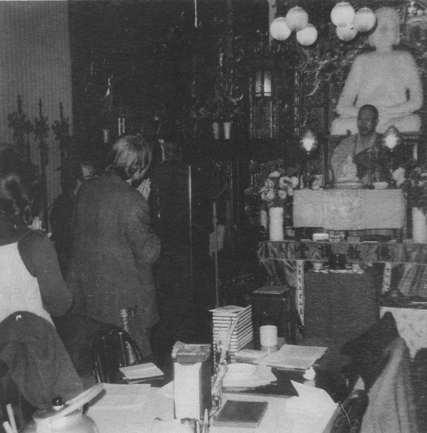 �����Ϻ���׷˼����ר��2 - �����û� ͷ���м���In Memory of the Venerable Master Hsuan Huan - Transformation of a Bodhisattva,